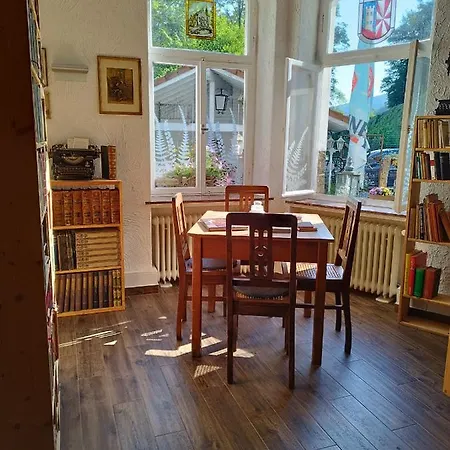 ベッド・アンド・ブレックファスト Literaturhaus Schmoekermuehle 3*